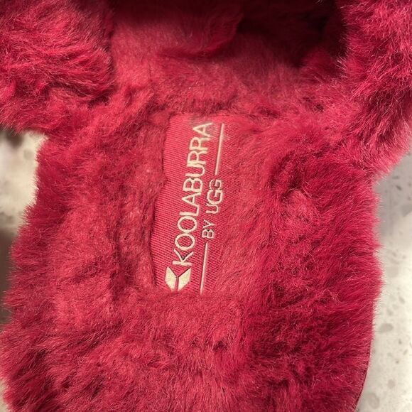 Koolaburra Ugg woman’s raspberry fuzzy sandals - Picture 9 of 14